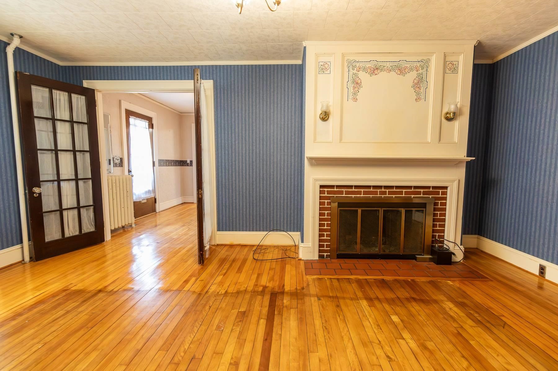 9 Tuttle Street Rockingham, VT 05101 - Photo 4 of 52