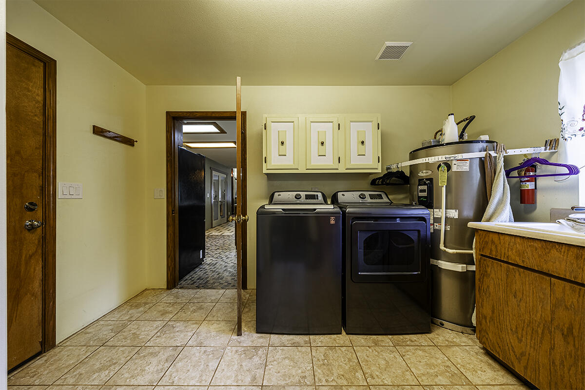 332 Rene Drive Shady Cove, OR 97539 - Photo 24 of 53 DSC02094-HDR-Edit