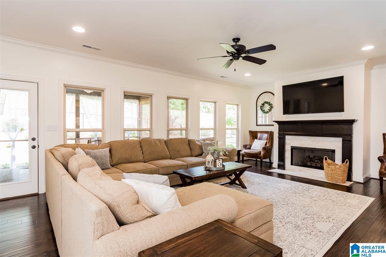 376 Strathaven Drive Pelham, AL 35124 - Photo 8 of 39