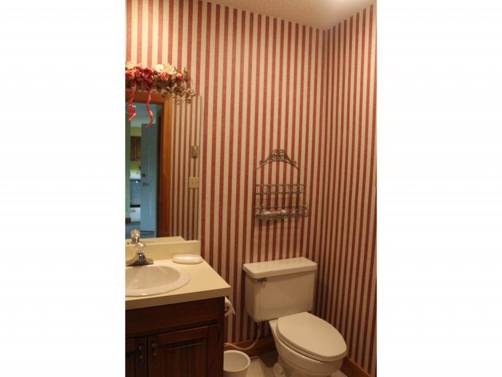 917-4c Murphys Road, Unit 4C Quechee, VT 05059 - Photo 14 of 25 Gallery Image 14
