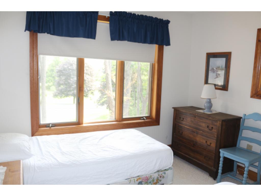 917-4c Murphys Road, Unit 4C Quechee, VT 05059 - Photo 17 of 25 Gallery Image 17