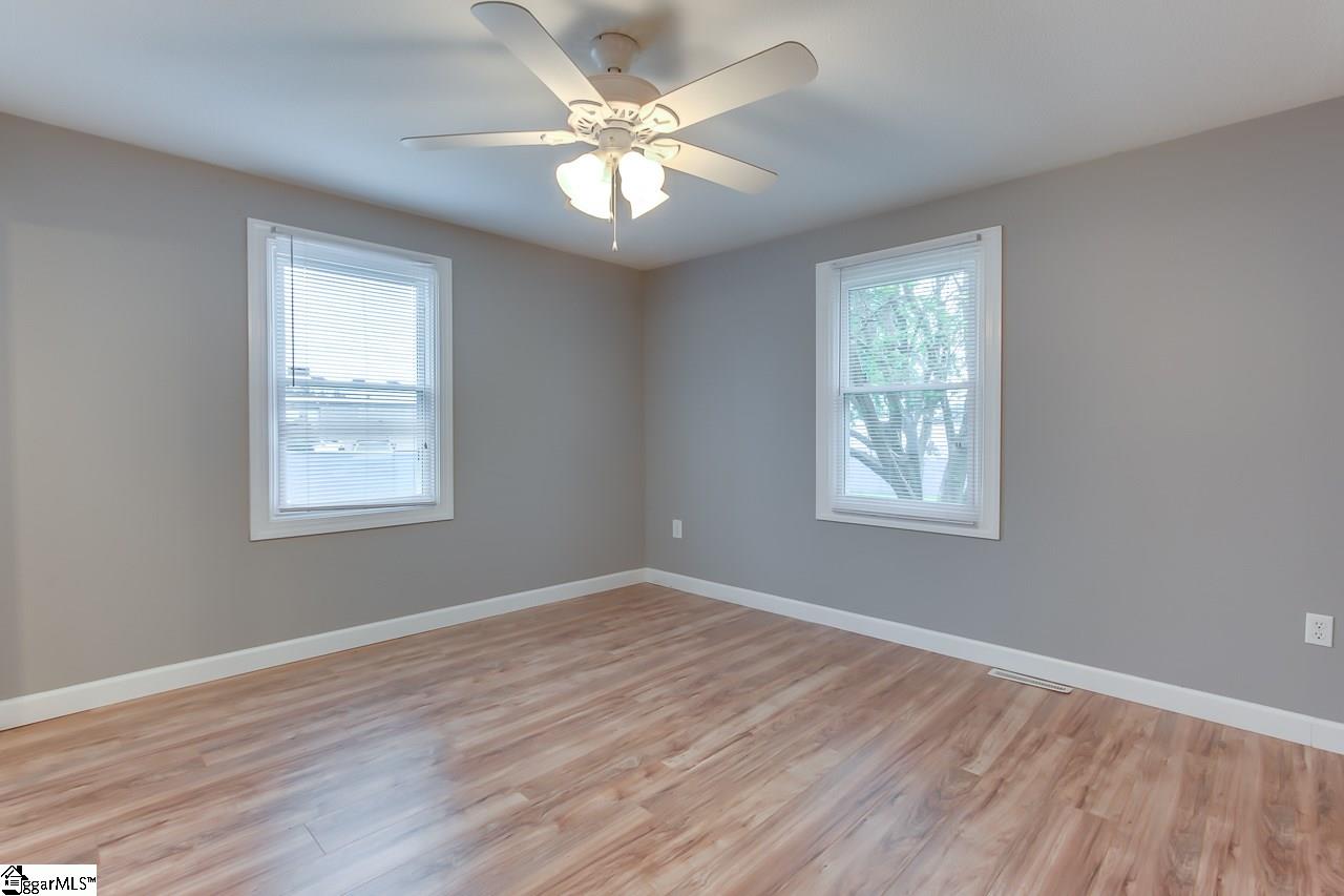 570 Victor Hill Road Greer, SC 29651 - Photo 13 of 33