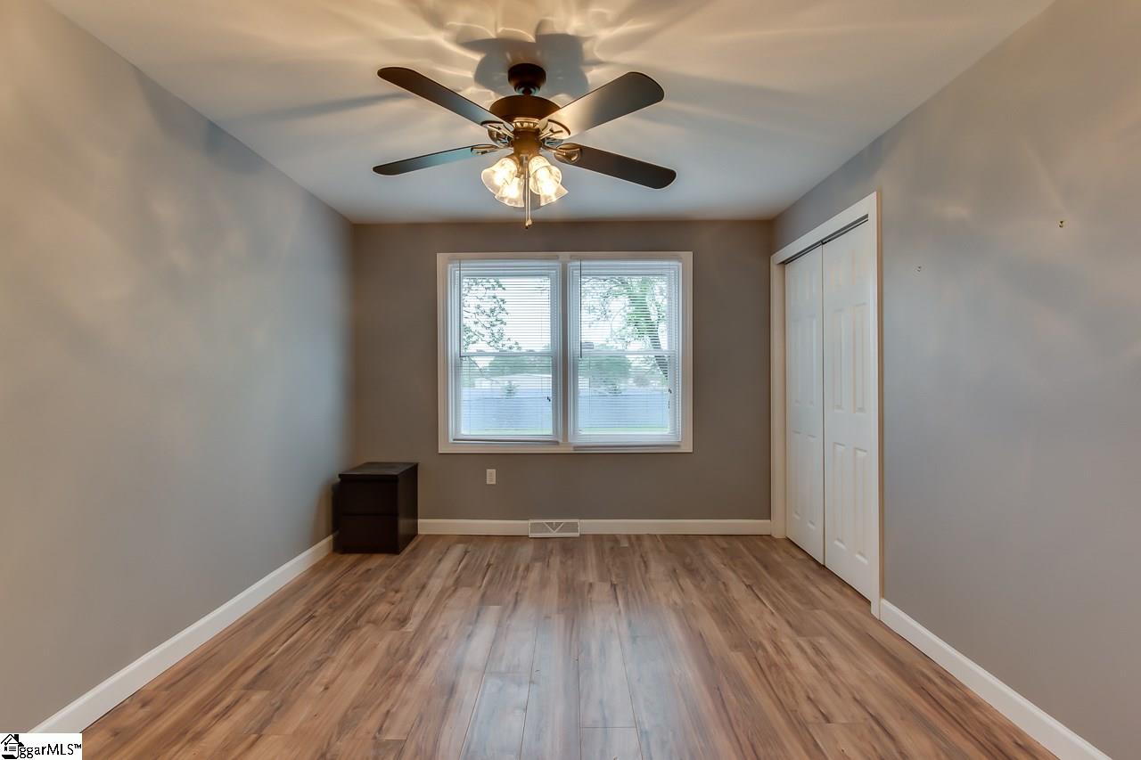 570 Victor Hill Road Greer, SC 29651 - Photo 15 of 33