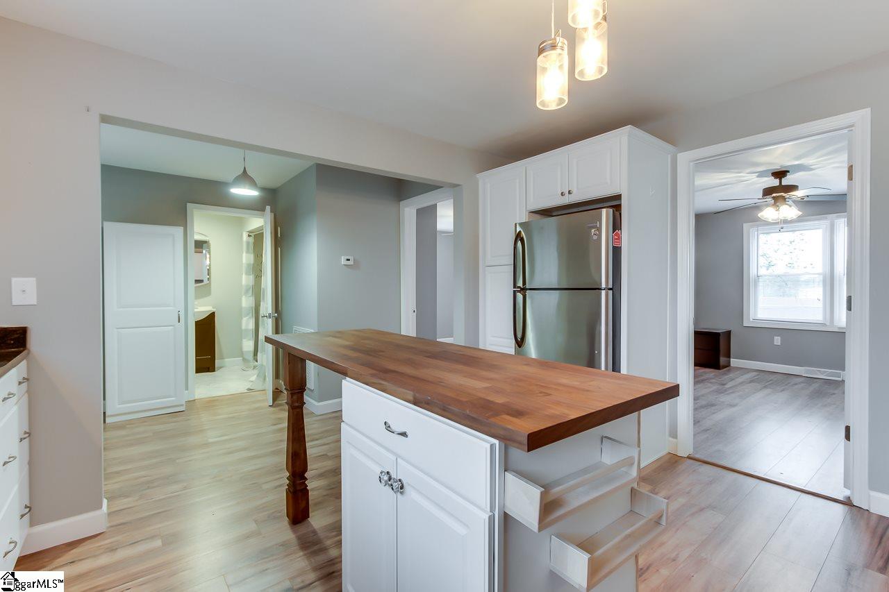 570 Victor Hill Road Greer, SC 29651 - Photo 16 of 33