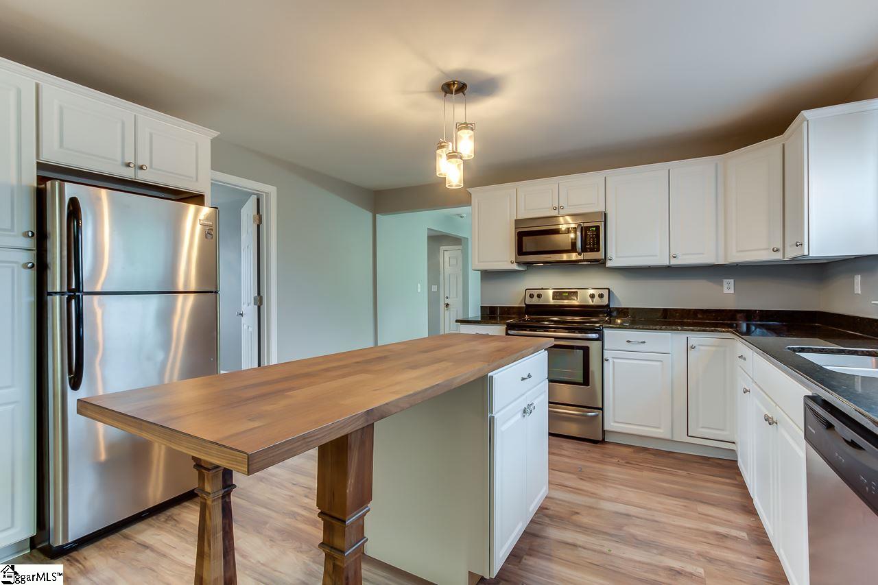 570 Victor Hill Road Greer, SC 29651 - Photo 17 of 33