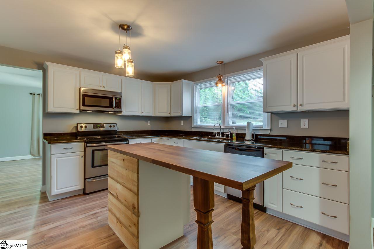 570 Victor Hill Road Greer, SC 29651 - Photo 18 of 33