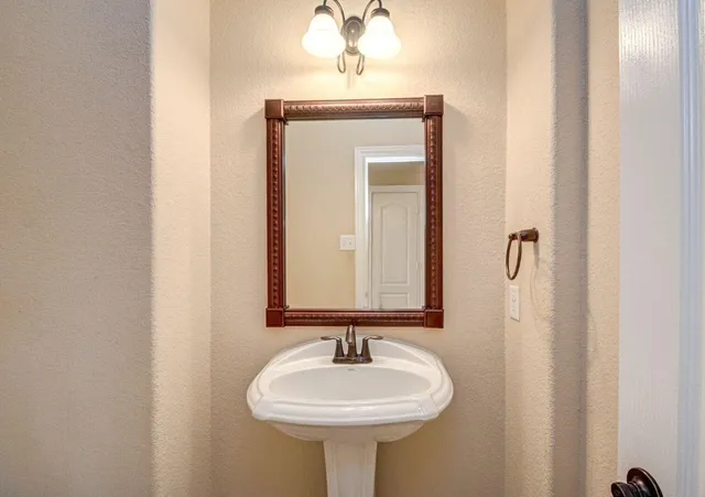 $3,350 | 199 Pinto Point Drive, The Woodlands, TX 77389