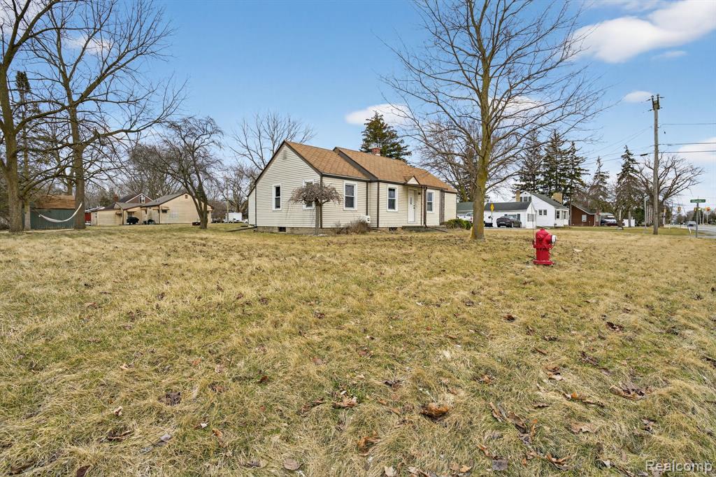 200 North River Road Saginaw, MI 48609 - Photo 7 of 50