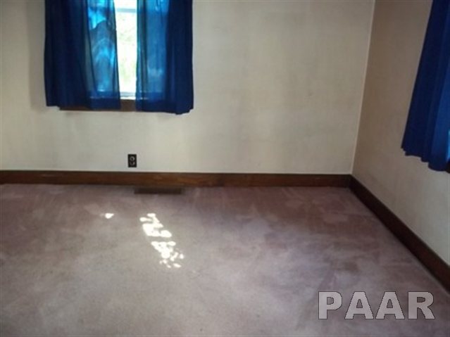 472 West Locust Street Canton, IL 61520 - Photo 4 of 8 Gallery Image 4