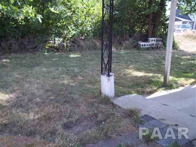 472 West Locust Street Canton, IL 61520 - Photo 8 of 8 Gallery Image 8