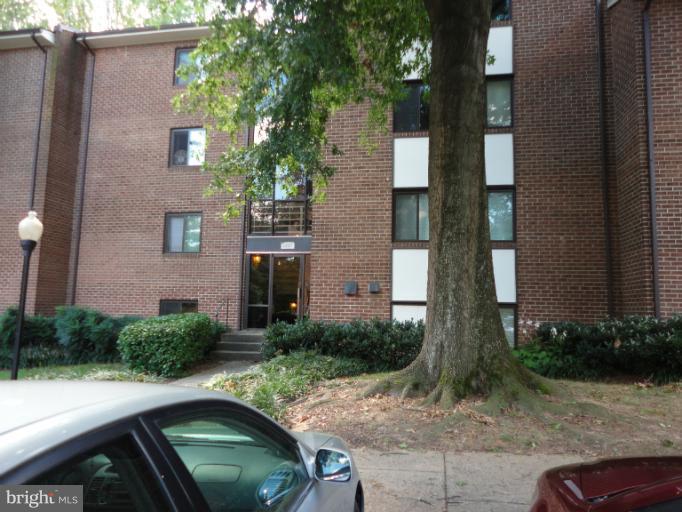 1417 Northgate Square, Unit 14172 Reston, VA 20190 - Photo 1 of 14 Exterior (Front)