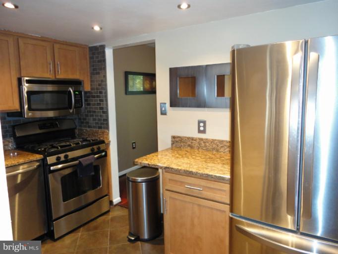 1417 Northgate Square, Unit 14172 Reston, VA 20190 - Photo 6 of 14 Kitchen