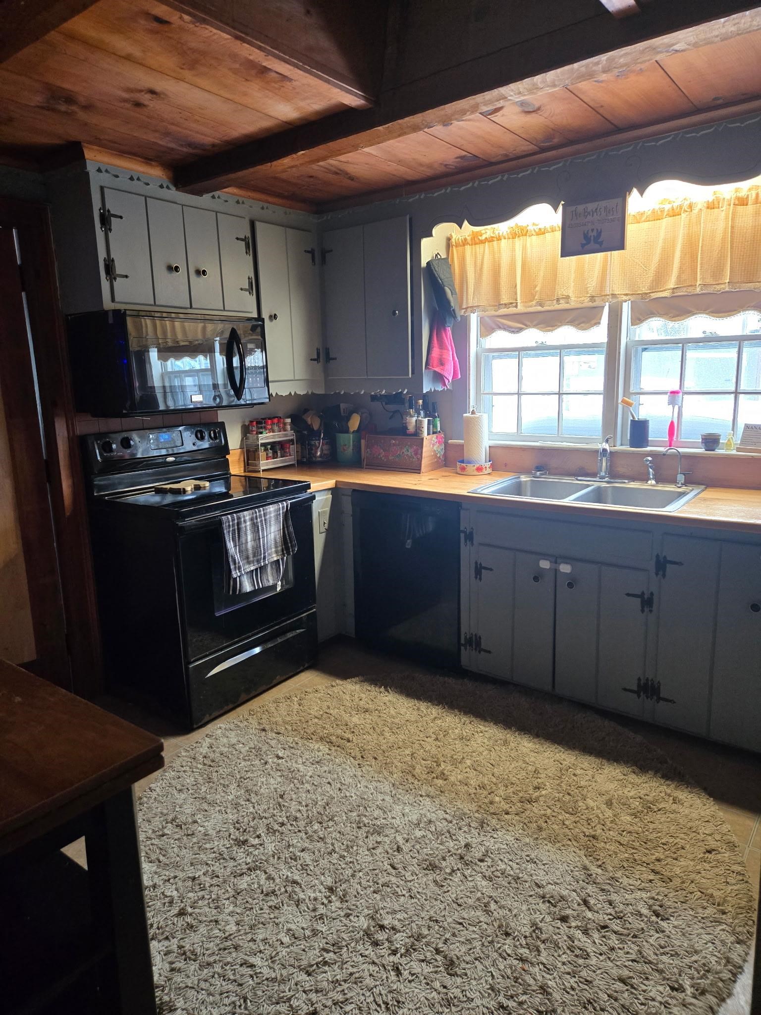 26 Pike Street Epping, NH 03042 - Photo 11 of 27