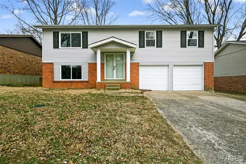 $224,900 | 2347 Farflung Drive, Florissant, MO 63031