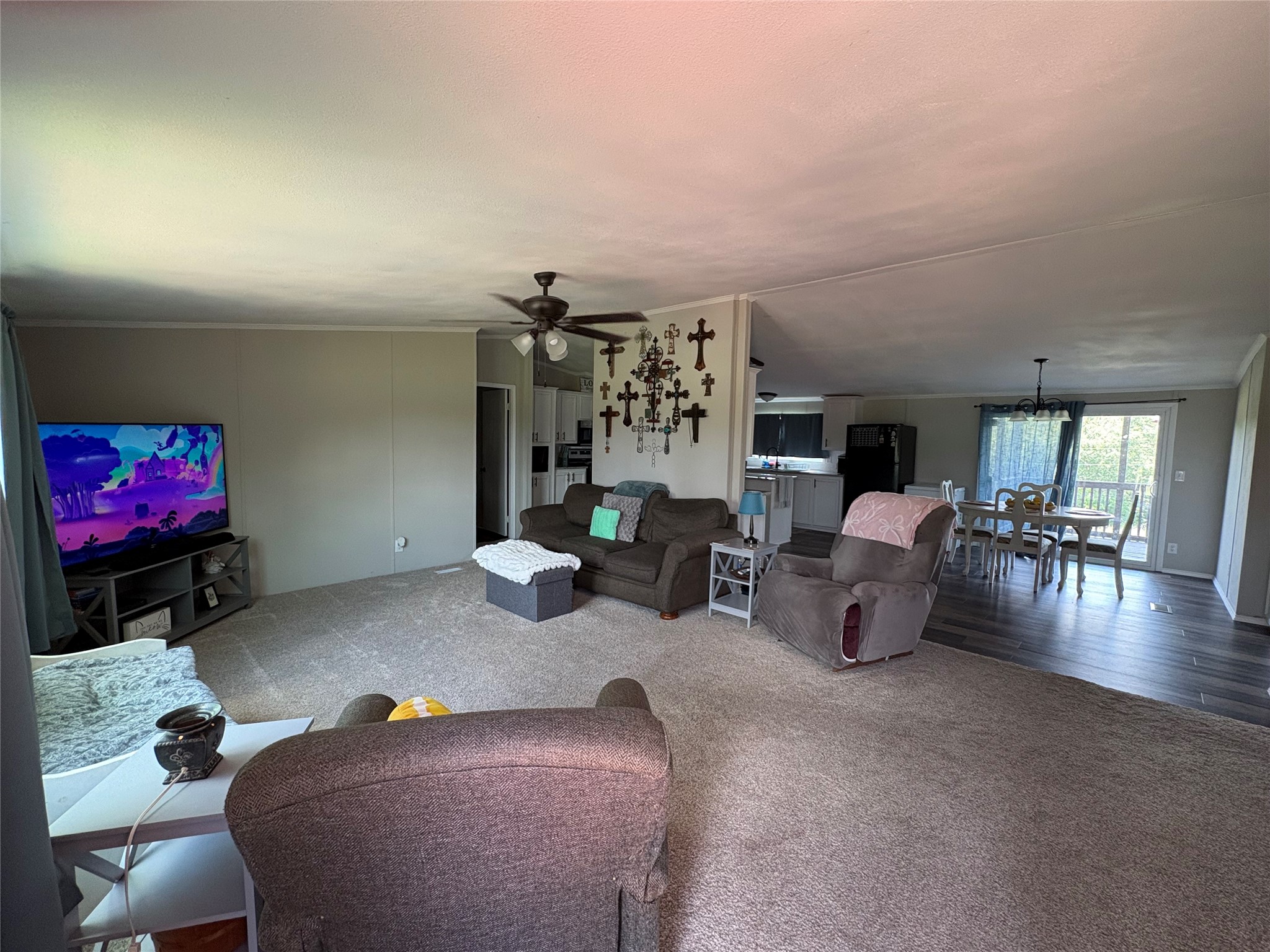 2346 Pr 1105 Midway, TX 75850 - Photo 8 of 25 a living room with furniture and a flat screen tv