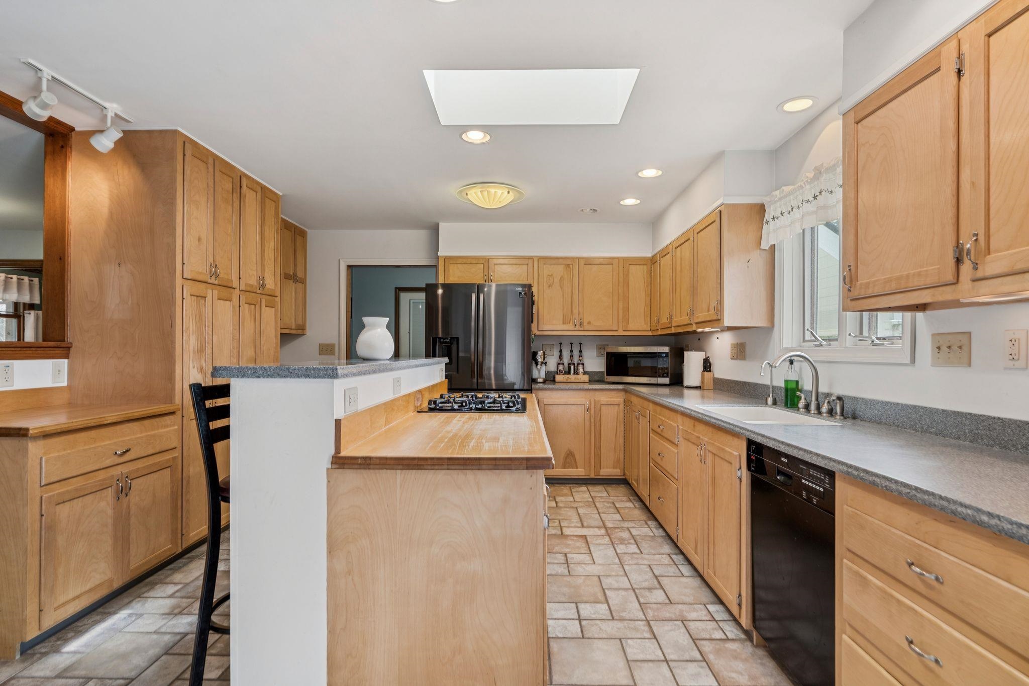 296 Creamery Road Ryegate, VT 05069 - Photo 7 of 39