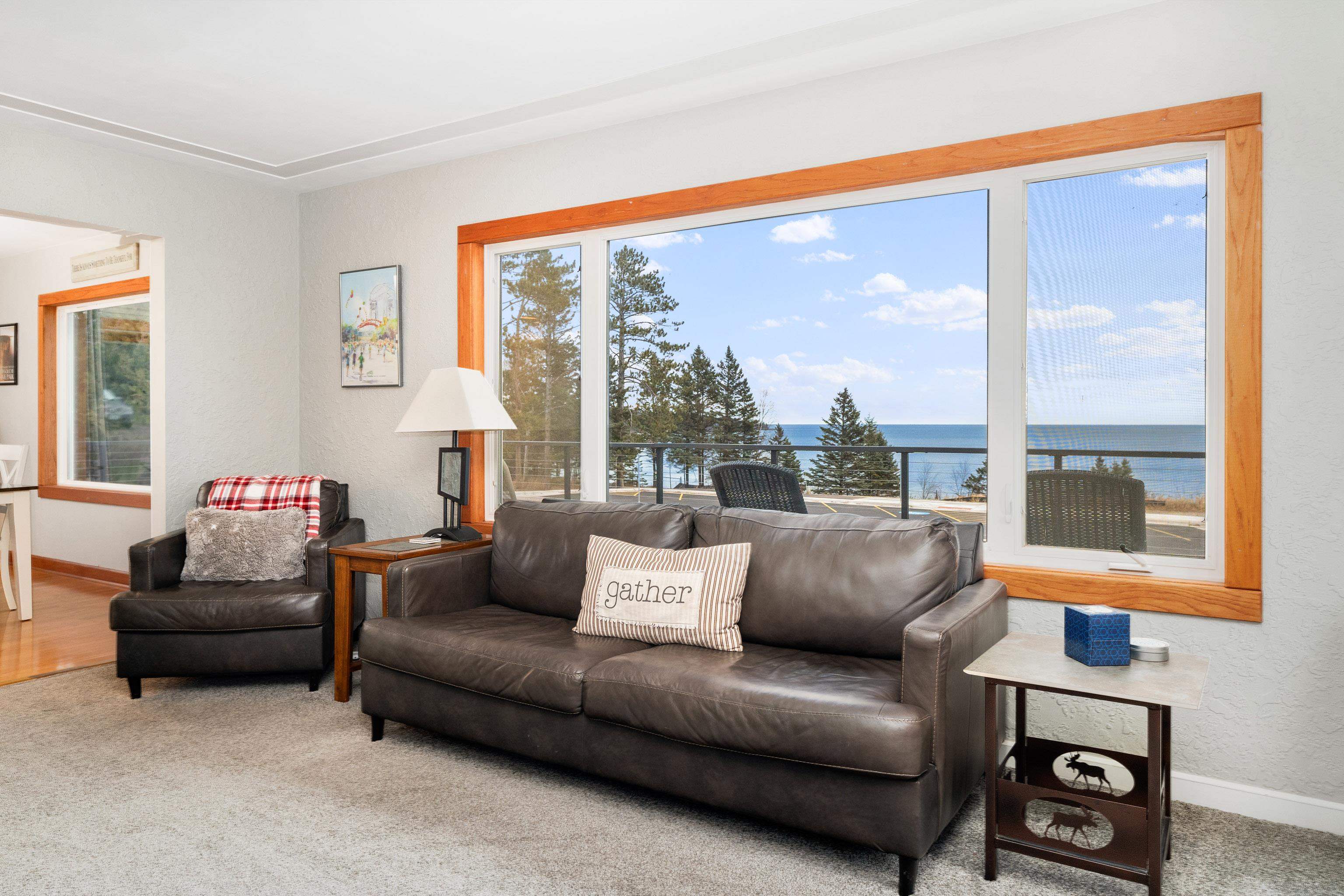 107 South Avenue Two Harbors, MN 55616 - Photo 8 of 58 Living Room