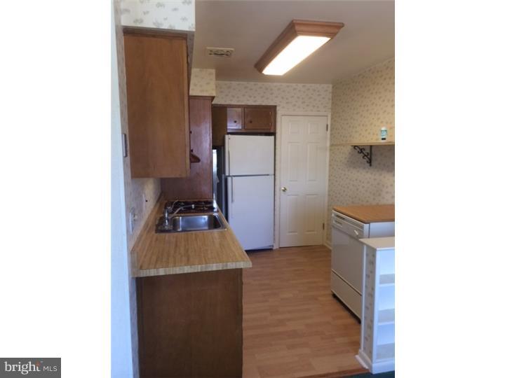610 Sherrie Road Philadelphia, PA 19115 - Photo 12 of 25 Kitchen
