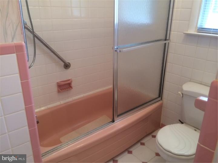 610 Sherrie Road Philadelphia, PA 19115 - Photo 14 of 25 Half Bath