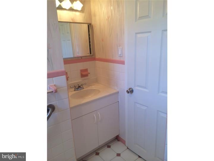 610 Sherrie Road Philadelphia, PA 19115 - Photo 15 of 25 Half Bath