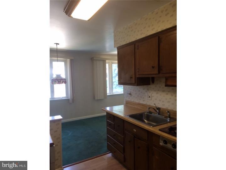 610 Sherrie Road Philadelphia, PA 19115 - Photo 10 of 25 Kitchen
