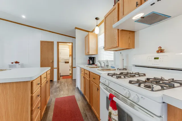 $140,000 | 317 Cadgewith East, Lansing, MI 48906