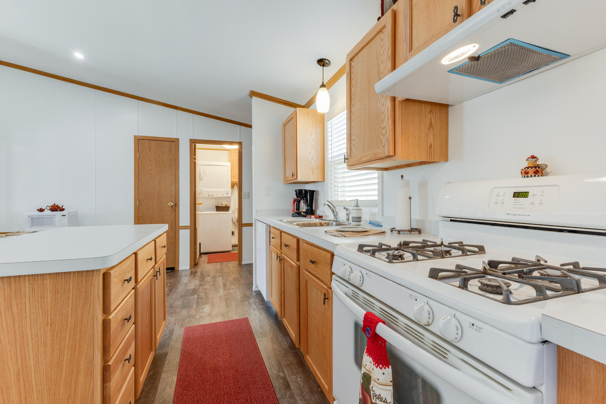 317 Cadgewith East Lansing, MI 48906 - Photo 11 of 34 317_Cadgewith_BROCK-34