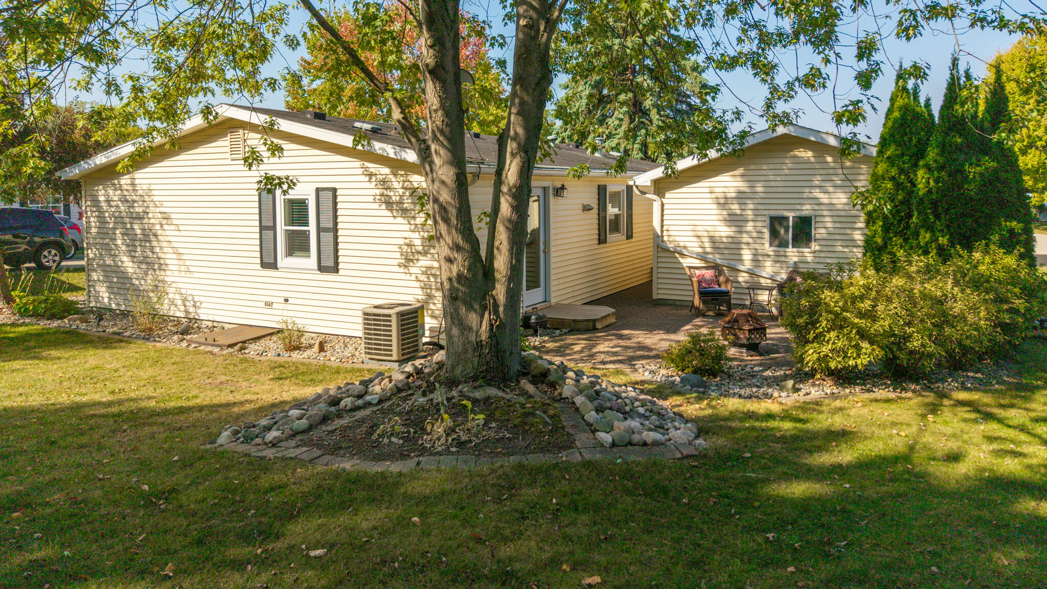 317 Cadgewith East Lansing, MI 48906 - Photo 21 of 34 317_Cadgewith_BROCK-23