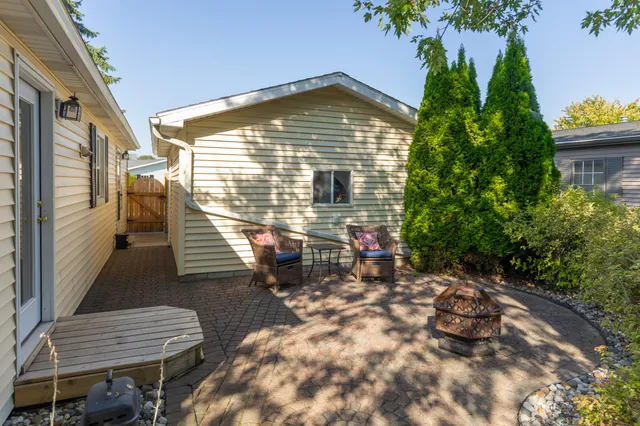 $140,000 | 317 Cadgewith East, Lansing, MI 48906