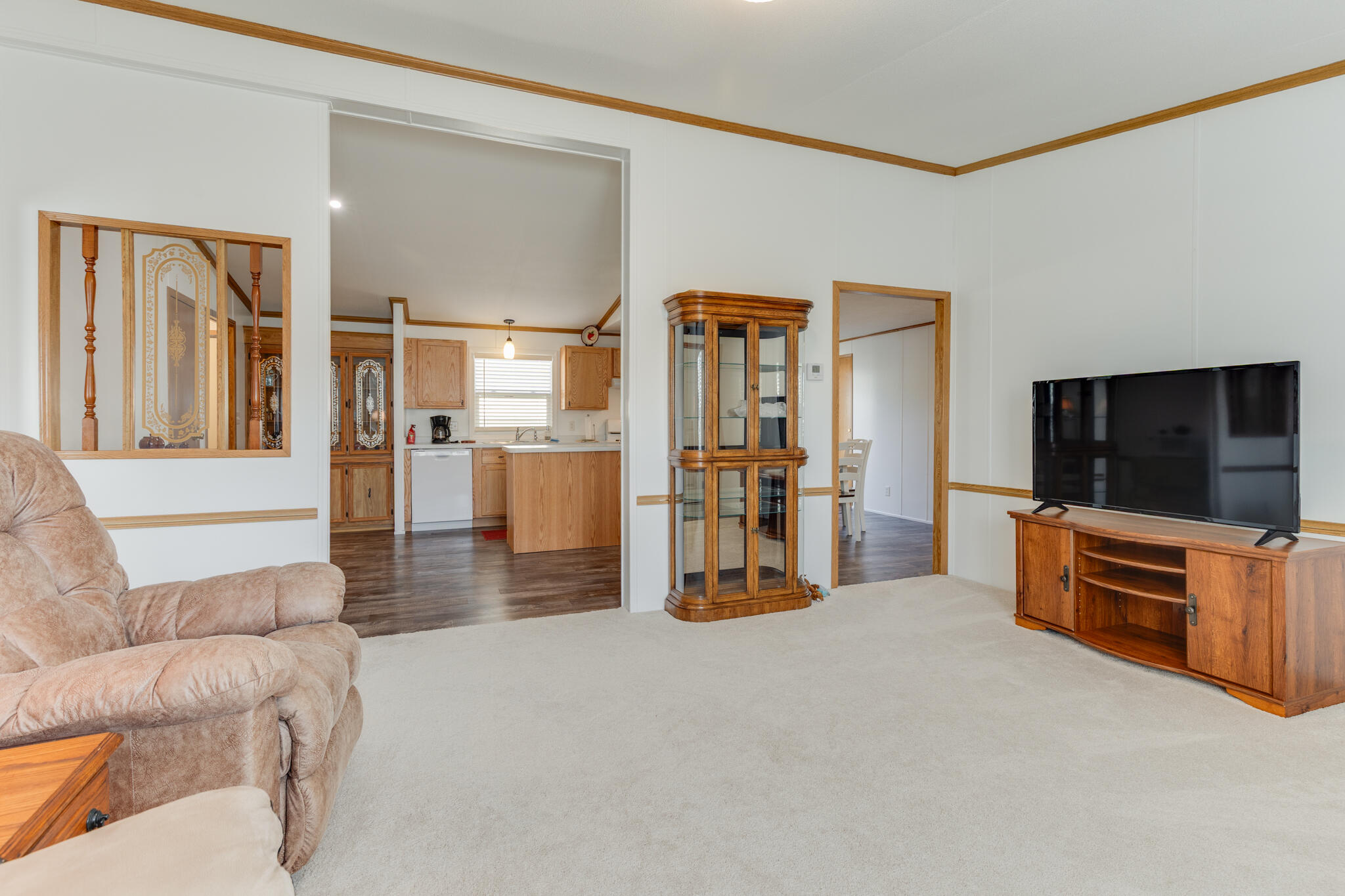 317 Cadgewith East Lansing, MI 48906 - Photo 6 of 34 317_Cadgewith_BROCK-41