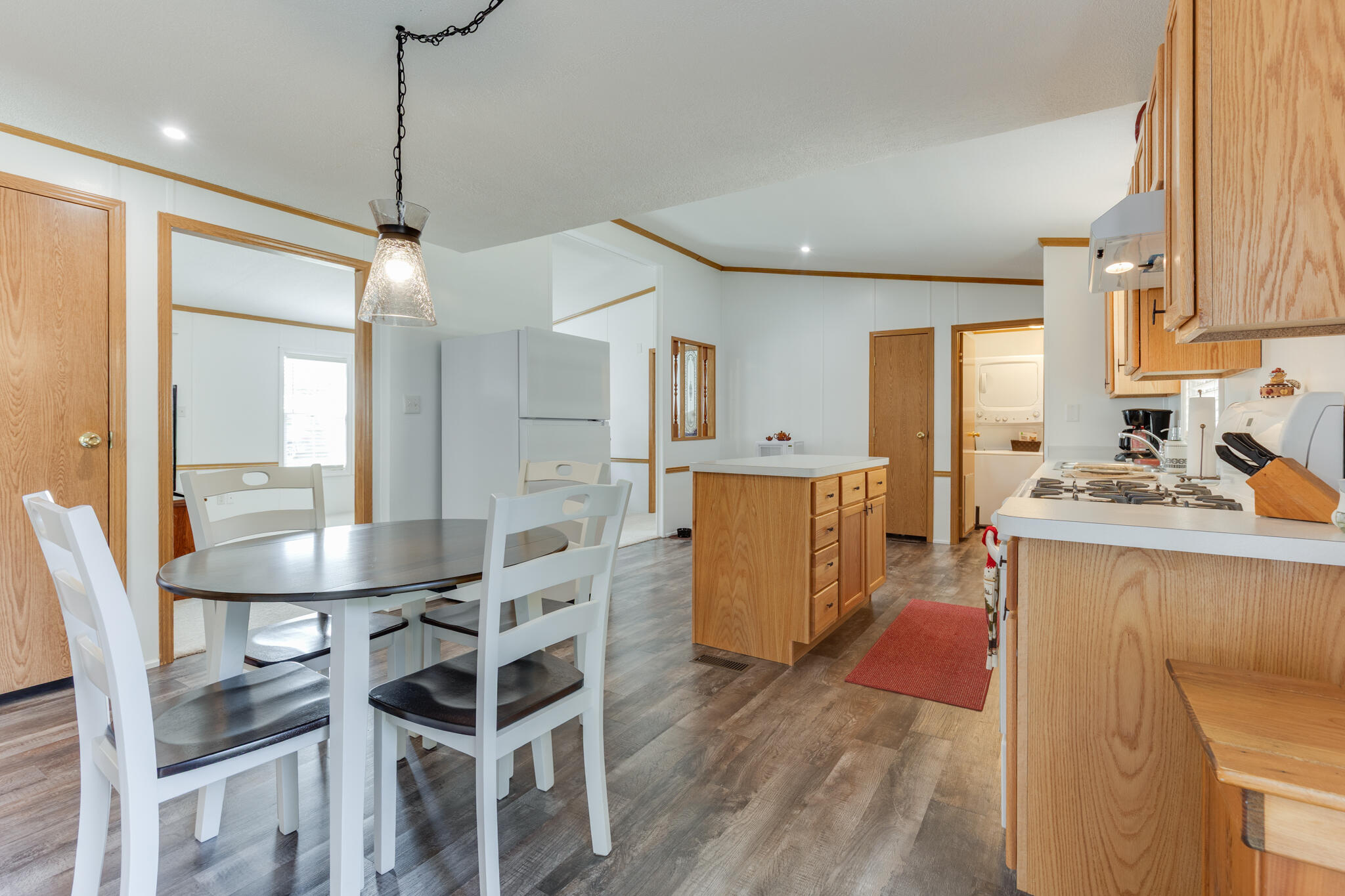 317 Cadgewith East Lansing, MI 48906 - Photo 7 of 34 317_Cadgewith_BROCK-33