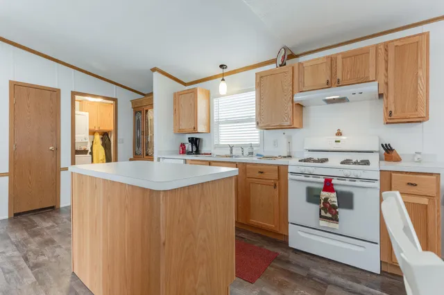 $140,000 | 317 Cadgewith East, Lansing, MI 48906