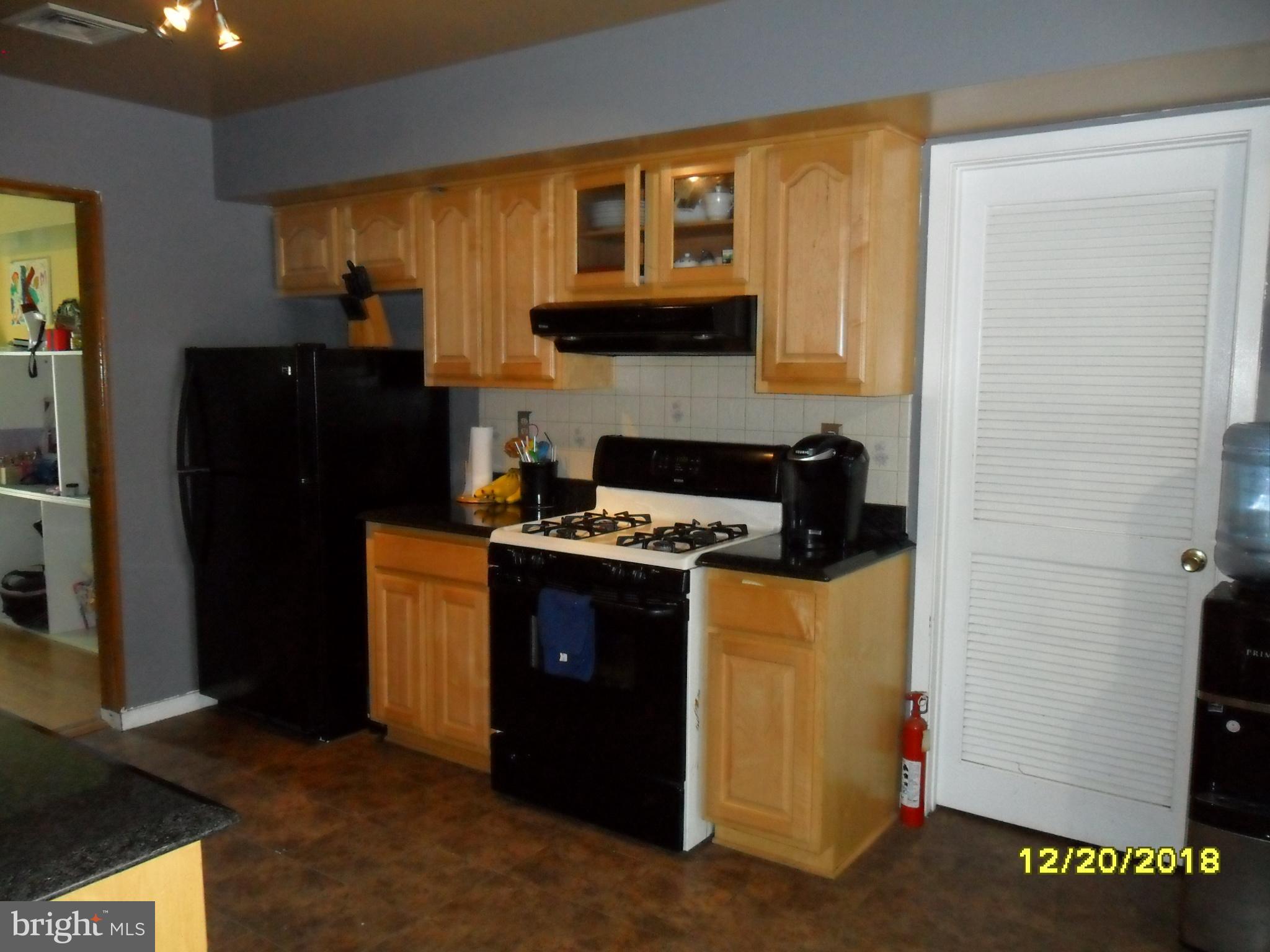 175 Crossing Way Clementon, NJ 08021 - Photo 7 of 24 Kitchen