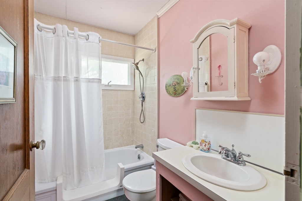 139 Burbank Road Longmeadow, MA 01106 - Photo 27 of 41