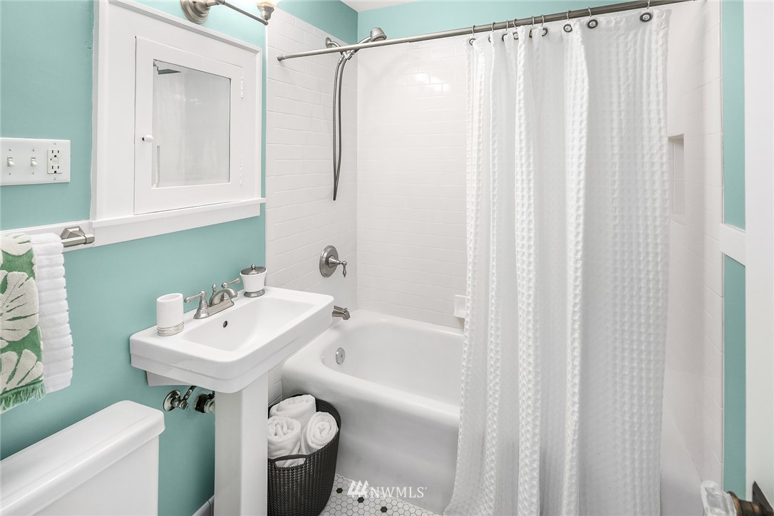 3715 Southwest Webster Street Seattle, WA 98126 - Photo 14 of 28 Gallery Image 14