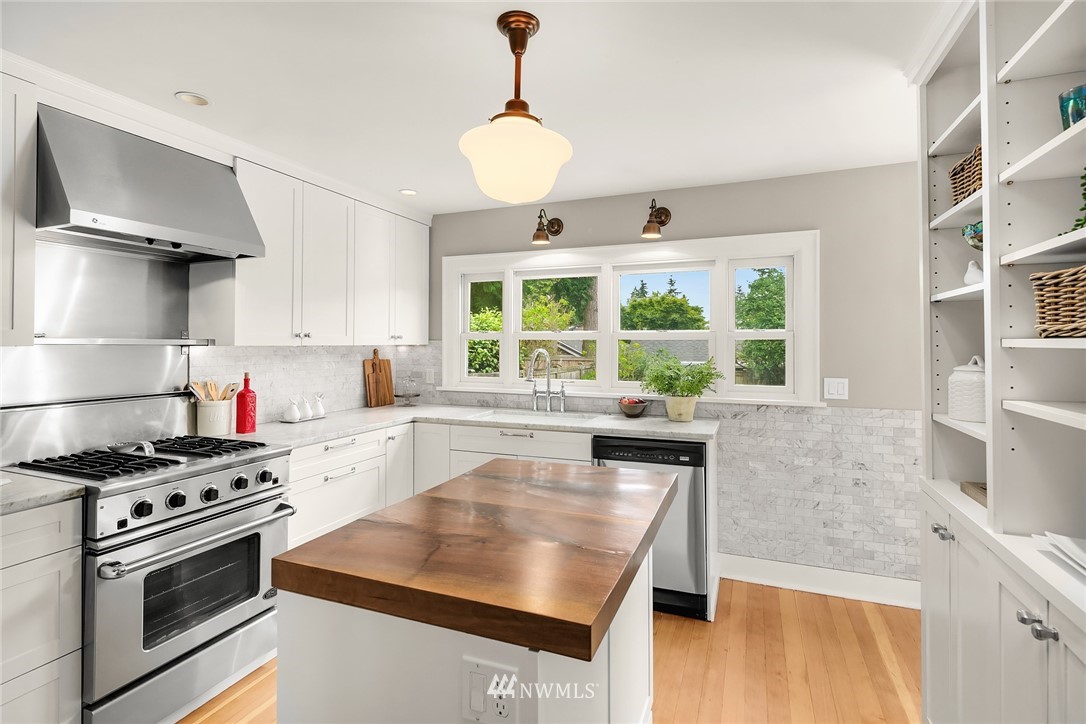 3715 Southwest Webster Street Seattle, WA 98126 - Photo 9 of 28 Gallery Image 9