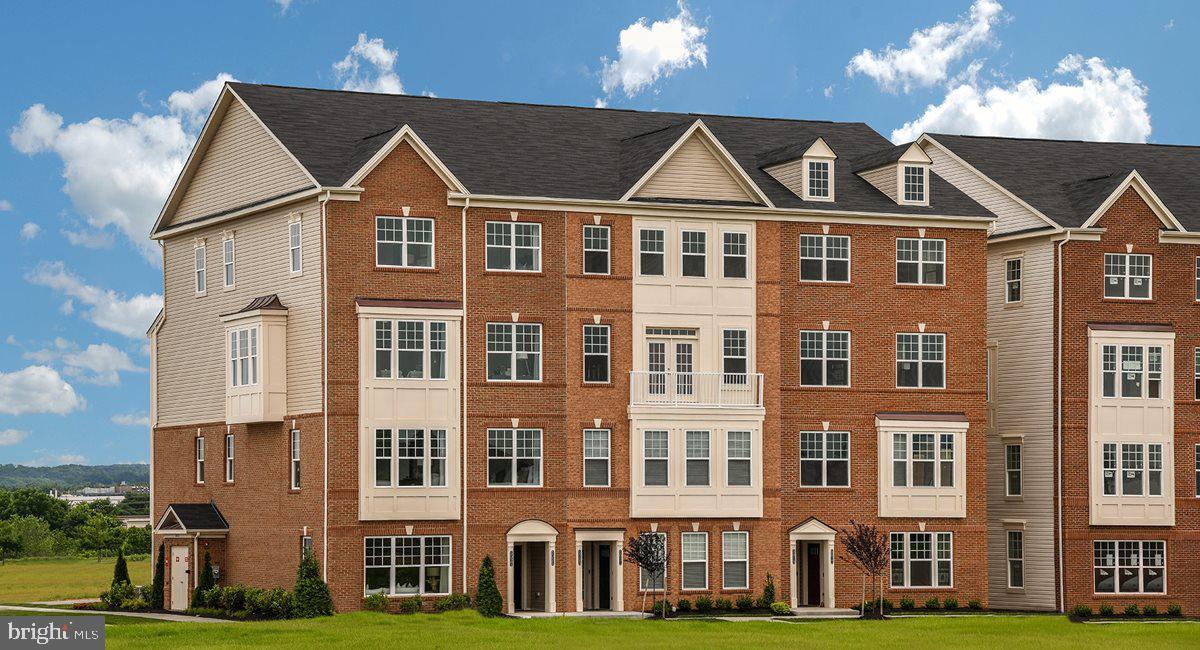 2 over 2 condos by Lennar,