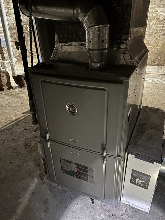 27 Chester Street Springfield, MA 01105 - Photo 17 of 19