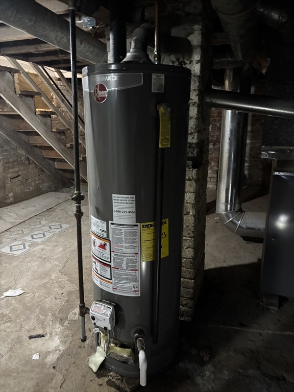 27 Chester Street Springfield, MA 01105 - Photo 18 of 19