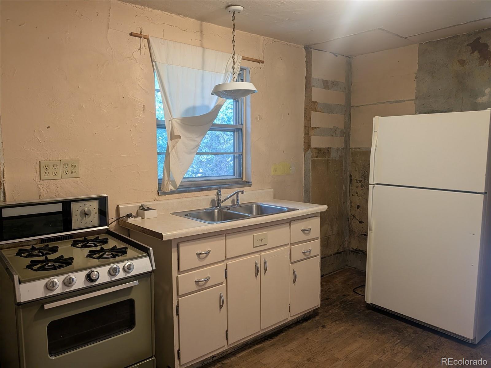 4209 Perry Street Denver, CO 80212 - Photo 5 of 19 Gallery Image 5