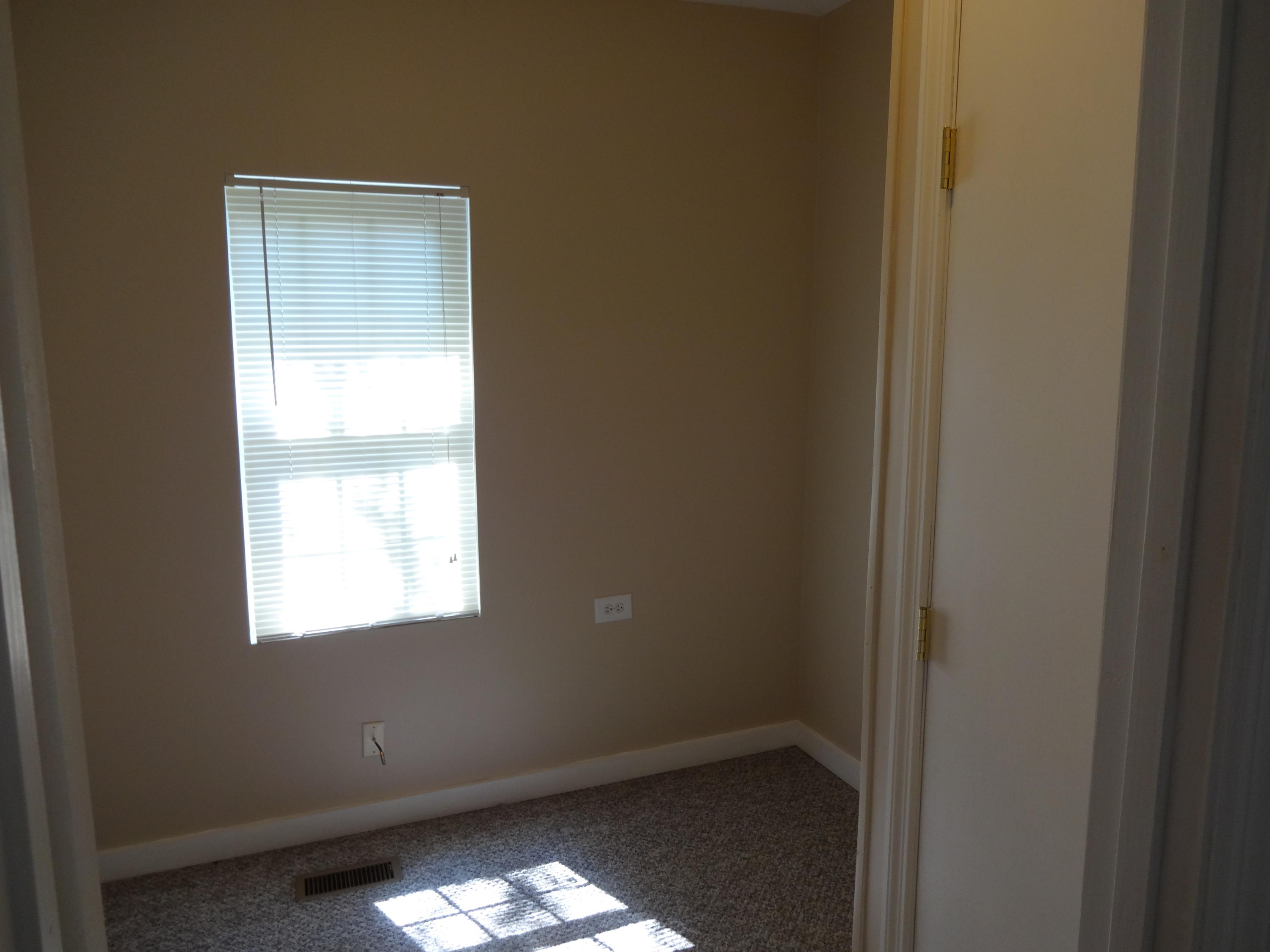 718 East Lincoln Road Alcoa, TN 37701 - Photo 14 of 14 Second Bedroom