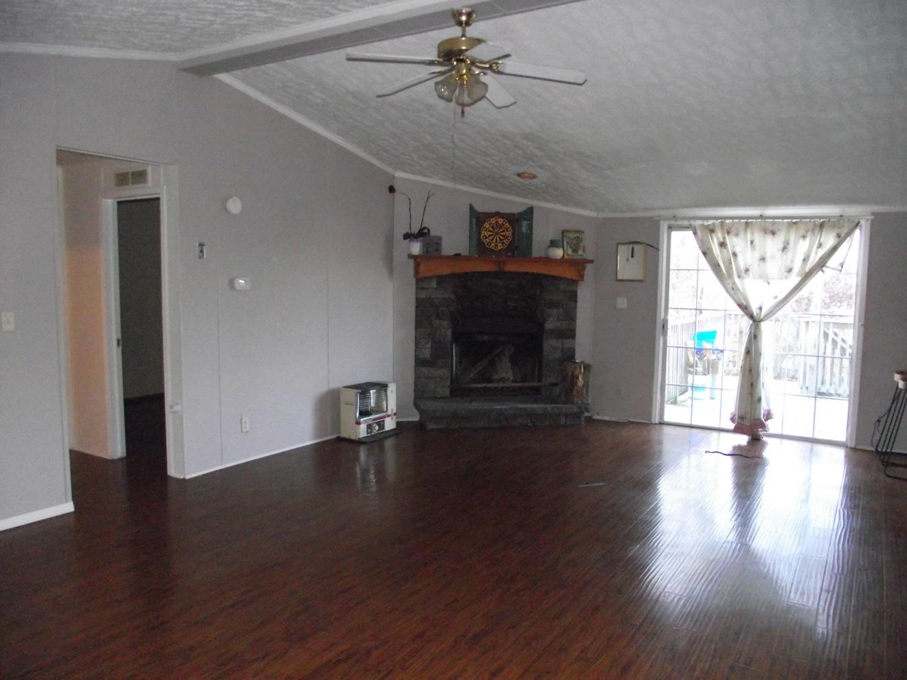 7545 Davis Mill Road Harrison, TN 37341 - Photo 2 of 21 Living room