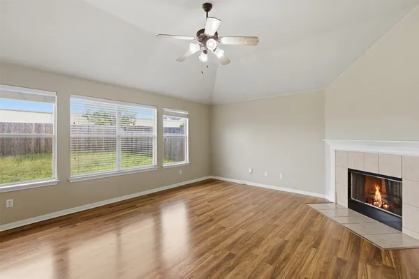 $2,200 | 924 Abbeyglen Castle Drive, Pflugerville, TX 78660
