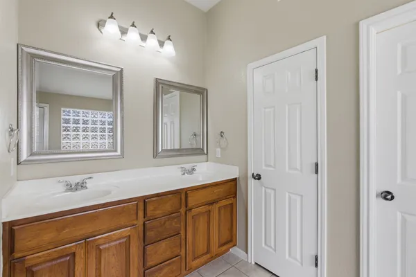 $2,200 | 924 Abbeyglen Castle Drive, Pflugerville, TX 78660