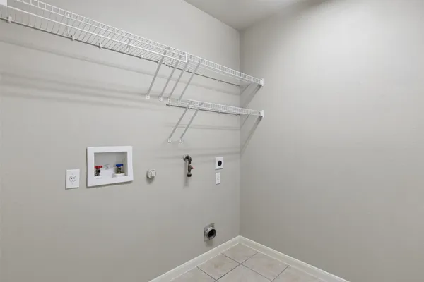 $2,200 | 924 Abbeyglen Castle Drive, Pflugerville, TX 78660