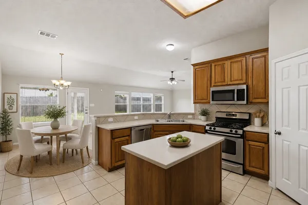 $2,200 | 924 Abbeyglen Castle Drive, Pflugerville, TX 78660