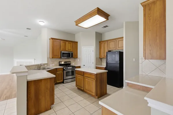 $2,200 | 924 Abbeyglen Castle Drive, Pflugerville, TX 78660
