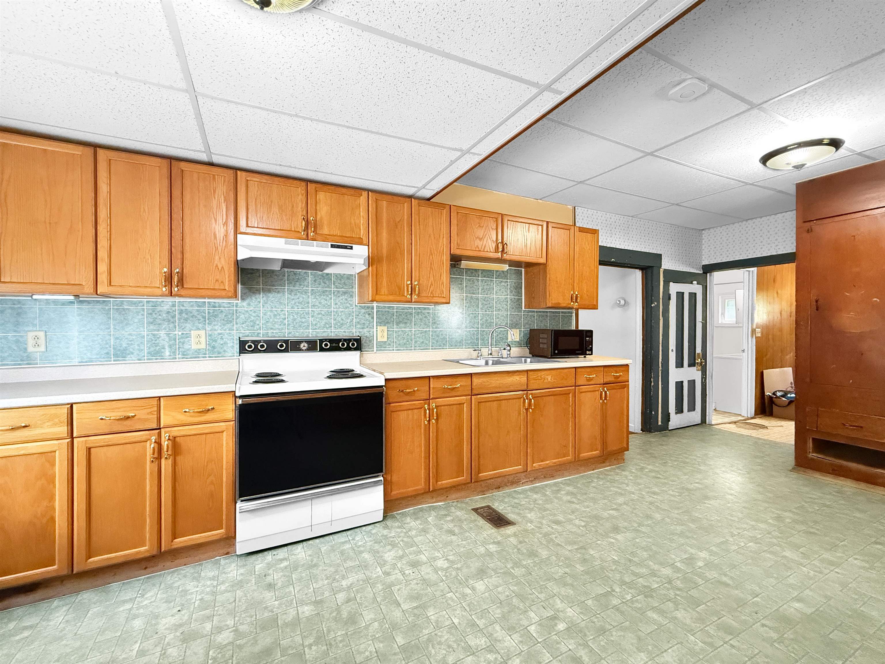 38 High Street Stewartstown, NH 03597 - Photo 5 of 29