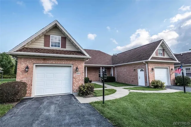 $2,750 | 6979 Peppertree Court, Lockport, NY 14094