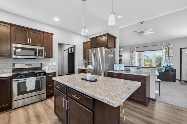 $514,900 | 2917 Green Blue Mounds Wi 53517, Blue Mounds, WI 53517